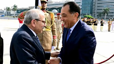 رئيس وزراء لبنان يصل لحضور حفل افتتاح المتحف المصري الكبير