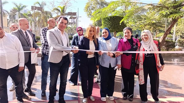 “آداب عين شمس” تقيم المعرض السنوي لمستلزمات الأسرة