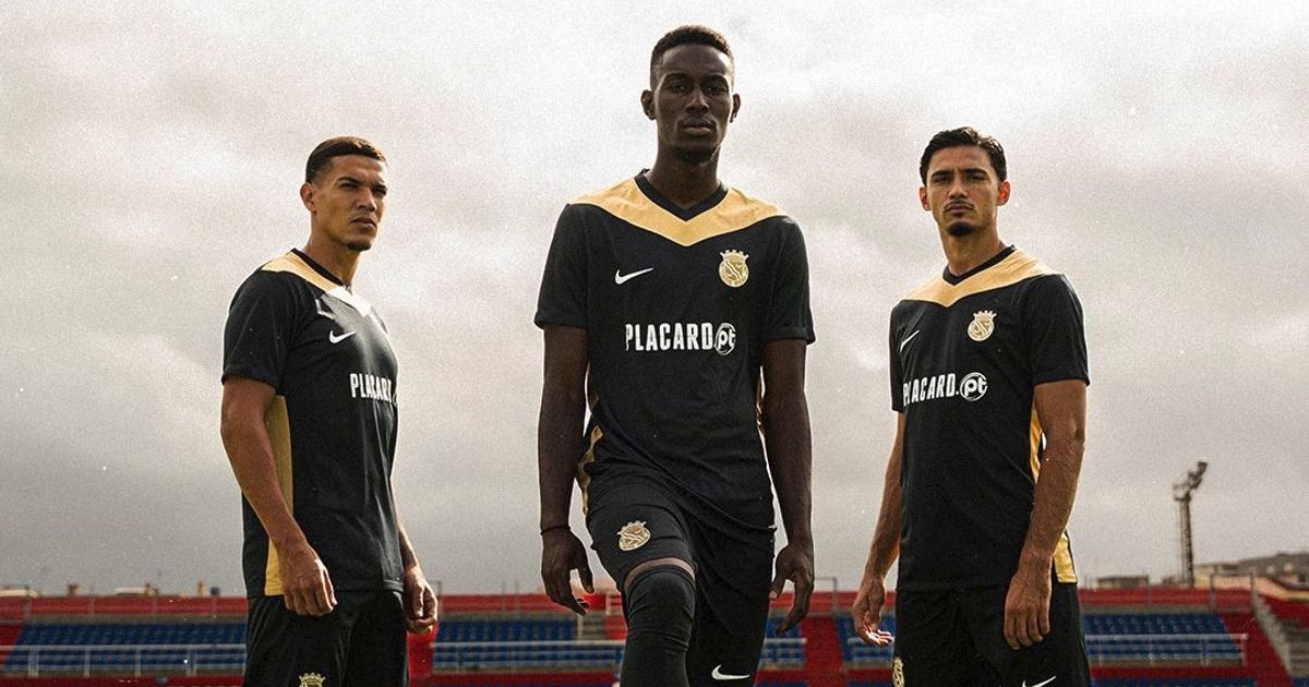 ألفيركا نادي فينيسيوس يكافح العنصرية عبر قميصه الثالث