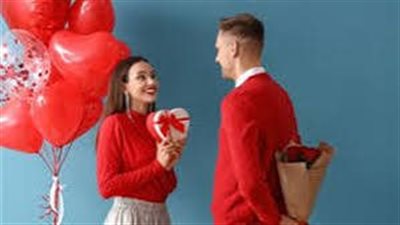 قصة عيد الحب المصري.. جنازة عجوز في حي السيدة زينب يسير فيها 3 رجال