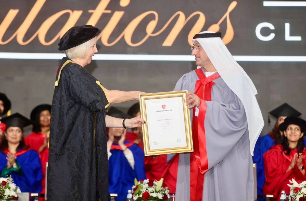 “ميدلسكس دبي” تمنح محمد الملا الدكتوراه الفخرية