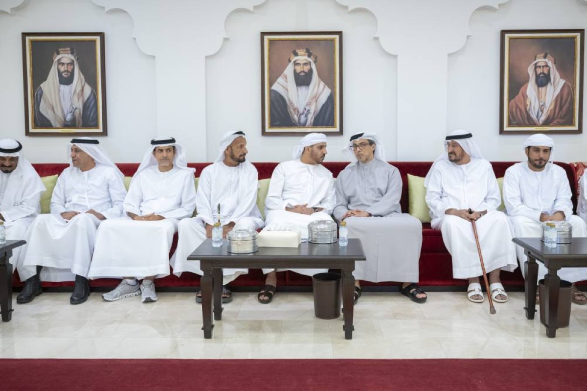 منصور بن زايد يعزي في وفاة معتوق العامري ووالدة عوض وأحمد الأحبابي