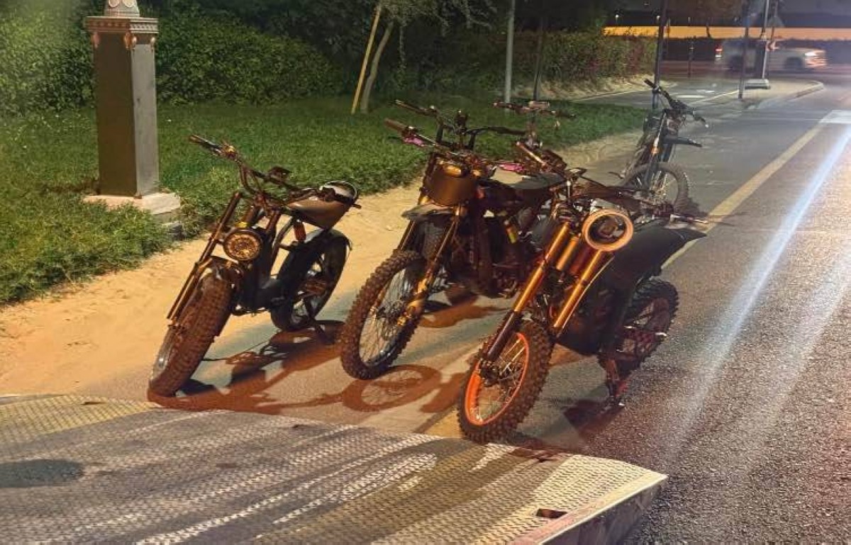 شرطة دبي تضبط عدداً من المراهقين يقودون دراجات كهربائية بسرعة 100 كلم على مسارات الجري