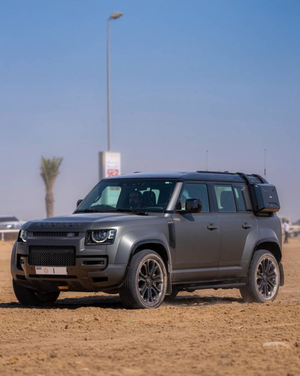 محمد بن راشد يشهد سباق “تحدّي سيح السلم للقدرة”