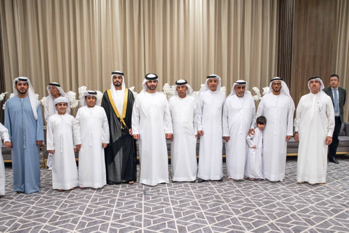 حمدان بن محمد يحضر أفراح عبدالغفار حسين والمري