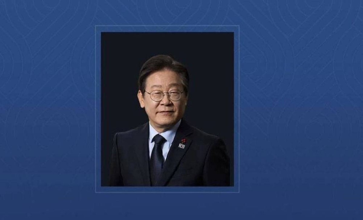 الرئيس الكوري يصل الإمارات في “زيارة دولة”