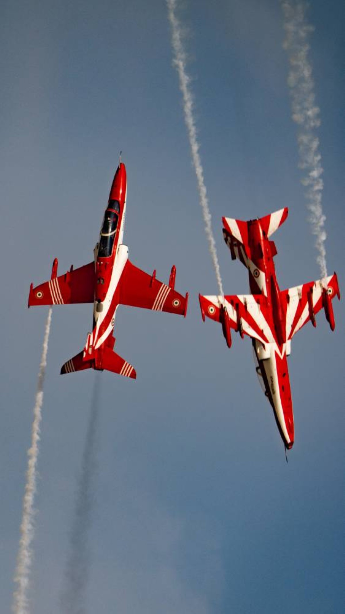 خالد بن محمد بن زايد وحمدان بن محمد بن راشد يشهدان العرض الجوي المصاحب لـ”دبي للطيران” في دورته الـ19