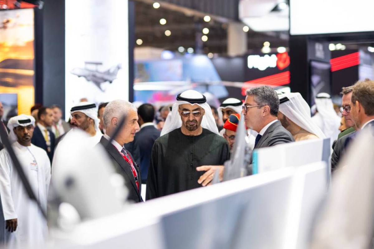 رئيس الدولة يطلع على أحدث ابتكارات الشركات الوطنية والدولية المشاركة في معرض دبي للطيران 2025