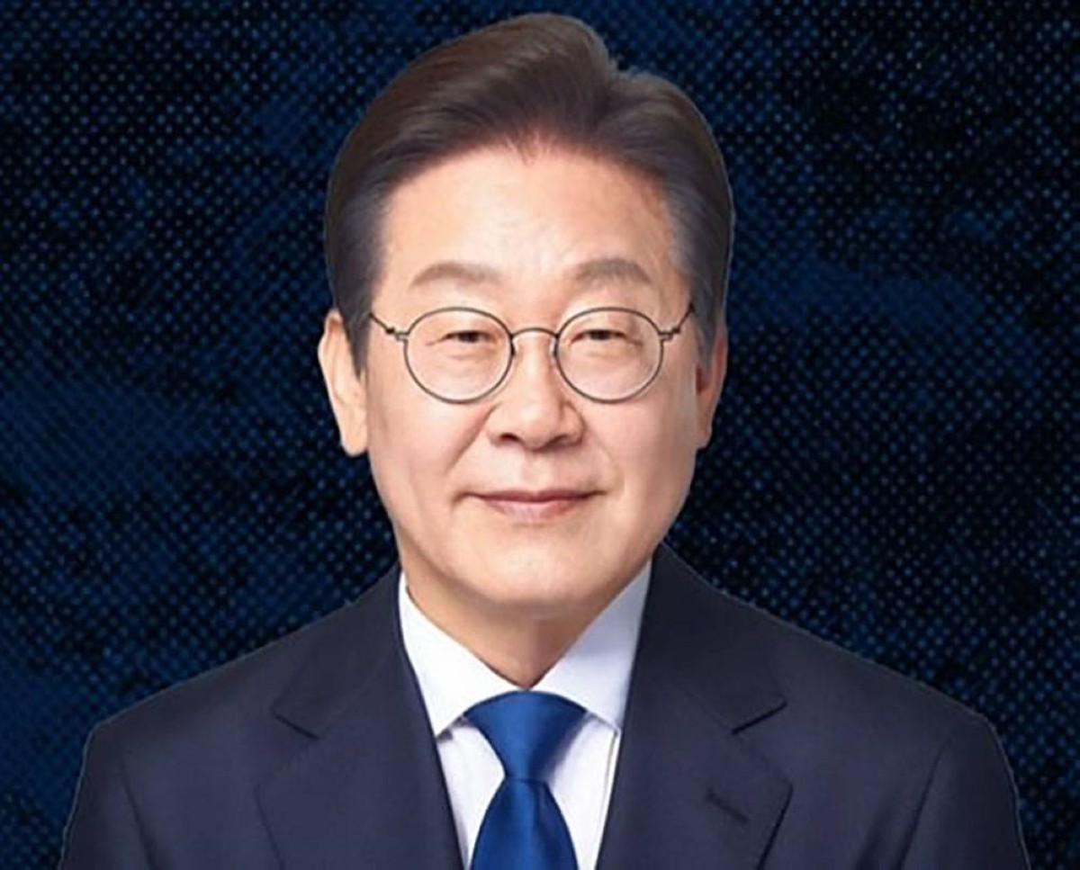 الرئيس الكوري يختتم زيارته إلى الإمارات