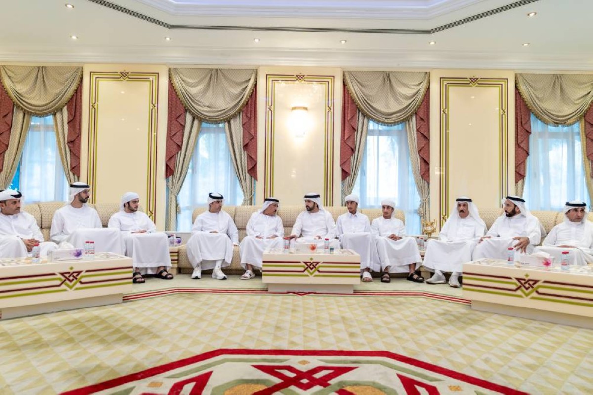 حمدان بن محمد يقدّم واجب العزاء في وفاة أسامة الشعفار