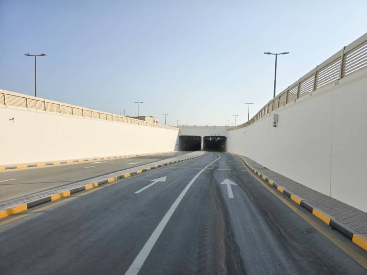 تشغيل نفق المطار وتطوير وتوسعة طرق داخلية في الفجيرة