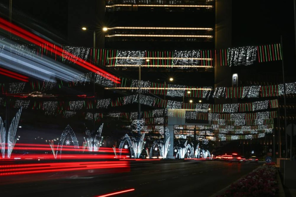 الإمارات تتلألأ احتفالا بعيد الاتحاد الـ54