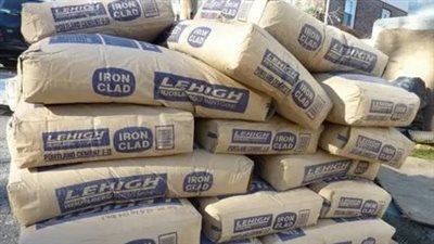 أسعار الأسمنت بين استقرار محتمل وتصاعد مترقّب في 2026… قراءة للمشهد الاقتصادي