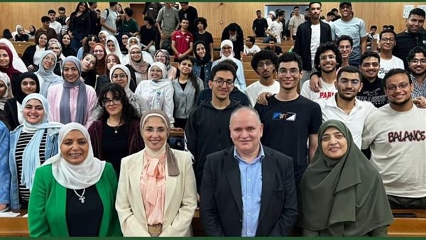 جامعة القاهرة الأهلية تكرم 84 طالبا وطالبة ببرنامج الطب والجراحة