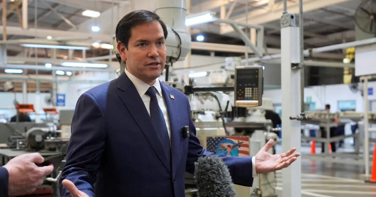 وزير خارجية أميركا يوجه باعتبار “السمنة” سببا لرفض التأشيرات