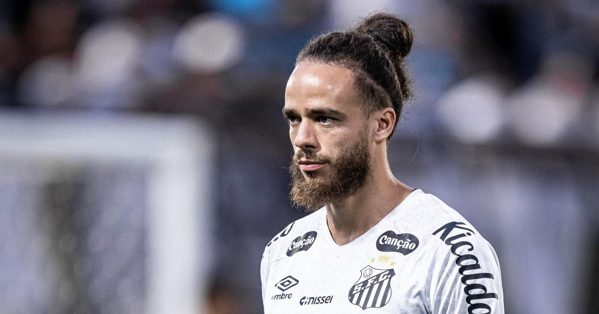 الجزائري بلال براهيمي يعيش الجحيم في سانتوس ويريد الرحيل