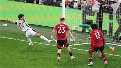 موعد مباراة مانشستر يونايتد وتوتنهام هوتسبير في الدوري الإنجليزي الممتاز والقنوات الناقلة والتشكيل المتوقع