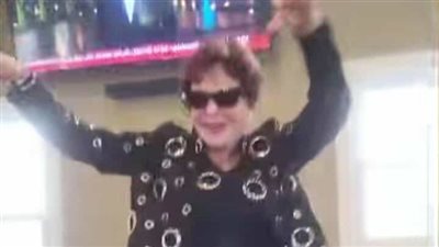 رقص لبلبة والهام شاهين تردد “تحيا مصر”.. نجوم الفن يحتفلون بعد افتتاح المتحف المصري الكبير