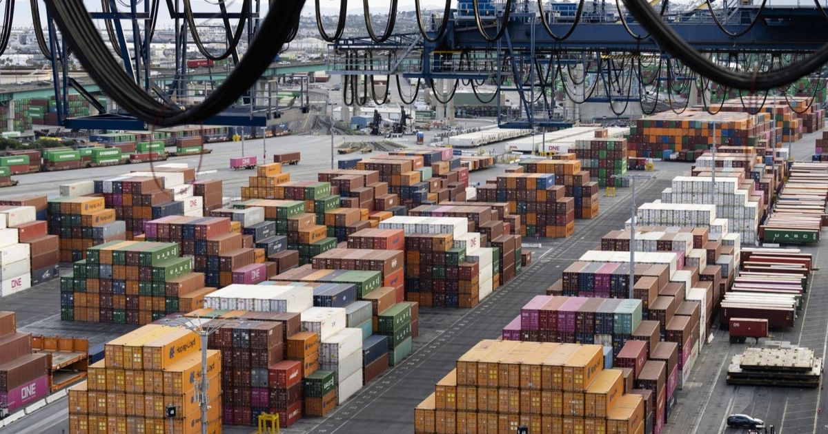 سويسرا تقترب من اتفاق جديد مع ترمب يخفض الرسوم إلى 15%