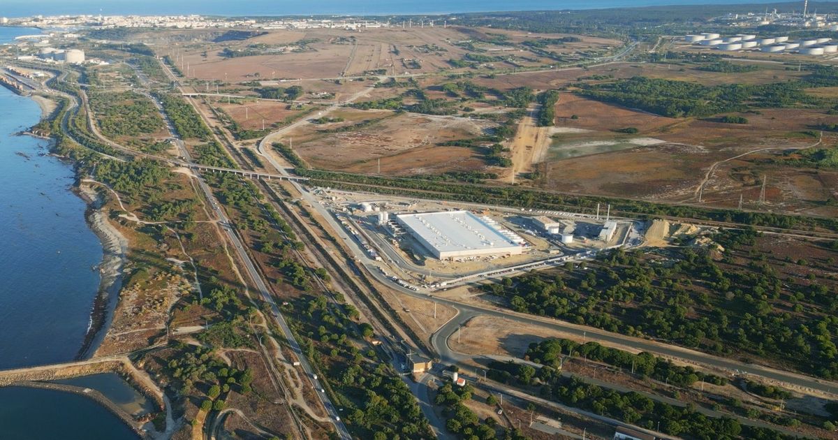 مايكروسوفت تستثمر 10 مليارات دولار في مركز بيانات بالبرتغال