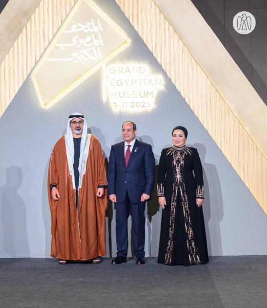 نيابة عن رئيس الدولة.. خالد بن محمد بن زايد يشهد حفل الافتتاح الرسمي للمتحف المصري الكبير (فيديو)