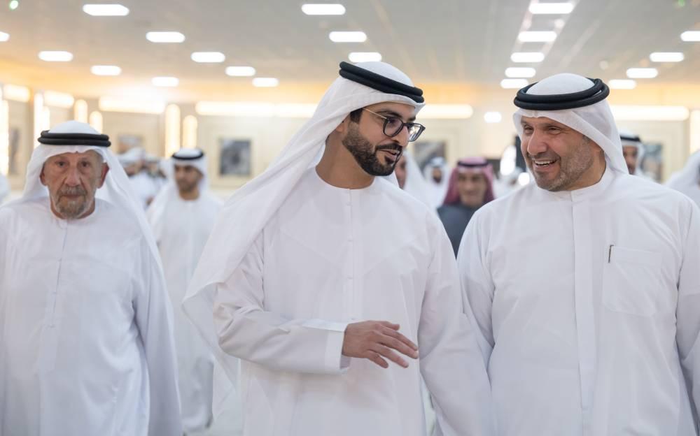 سلطان بن حمدان يحضر حفل زفاف عزان المزروعي