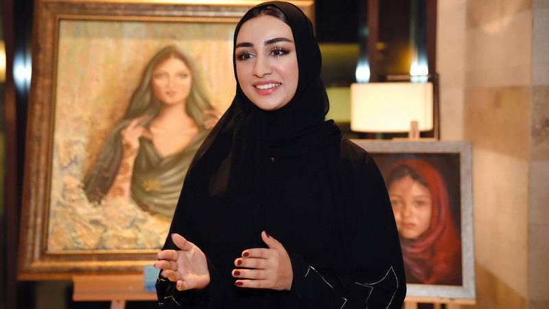 أمل لوتاه.. فنانة تكتب حكايات الوجوه بالألوان