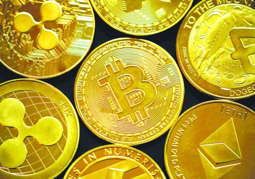 البيتكوين قرب 104 آلاف دولار