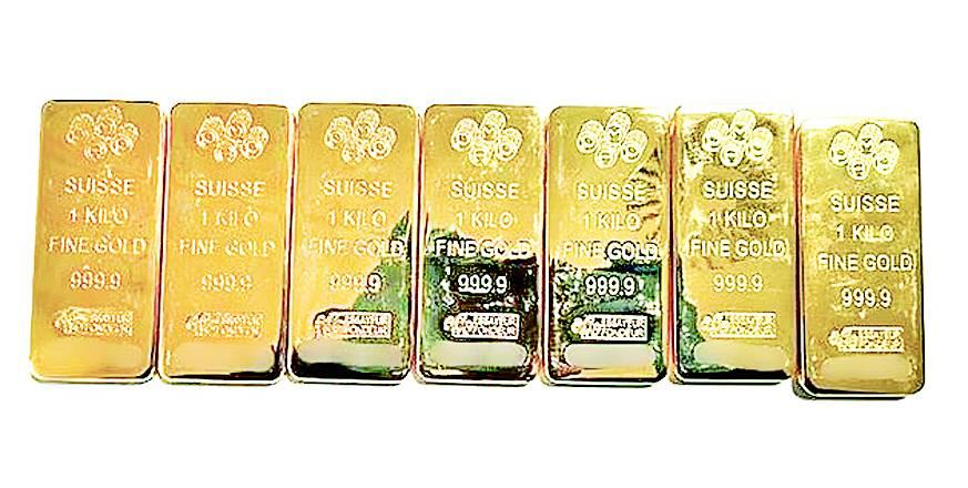 الذهب يتجاوز 4 آلاف دولار للأونصة مستفيداً من تراجع الدولار