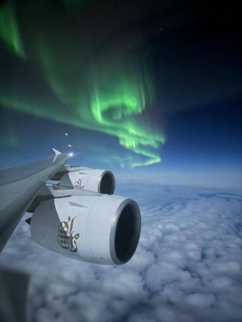 «الشفق القطبي» في رحلة بين لوس أنجلوس ودبي