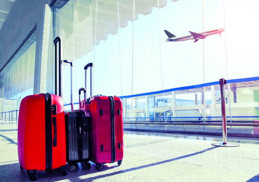 حقائب سفر مفقودة للبيع.. بالقانون