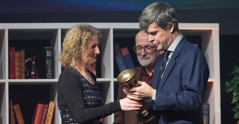 فوز الكاتب البريطاني المجري ديفيد سالوي بجائزة بوكر