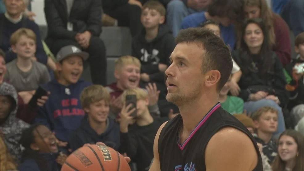 أمريكي في «غينيس» بـ 1516 تسديدة ثلاثية في ساعة