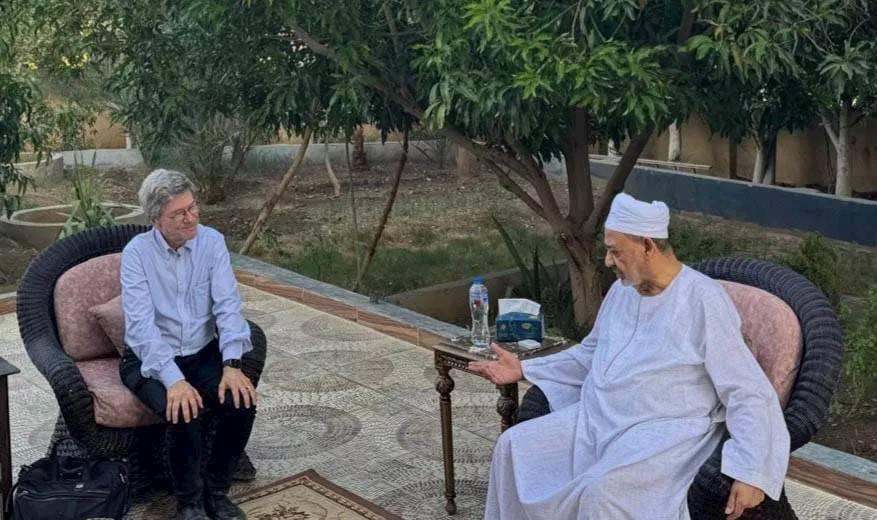 شيخ الأزهر يلتقي المفكر جيفري ساكس