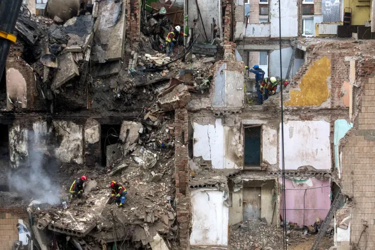 أوكرانيا تحت ضغوط ترامب لقبول السلام مع روسيا