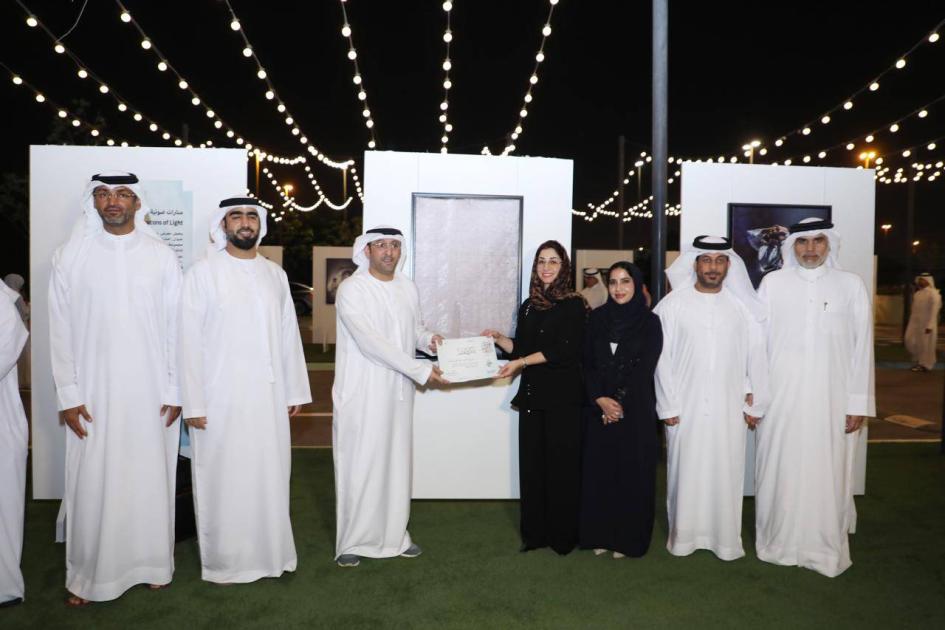 30 مصوراً عالمياً في «منارات ضوئية»