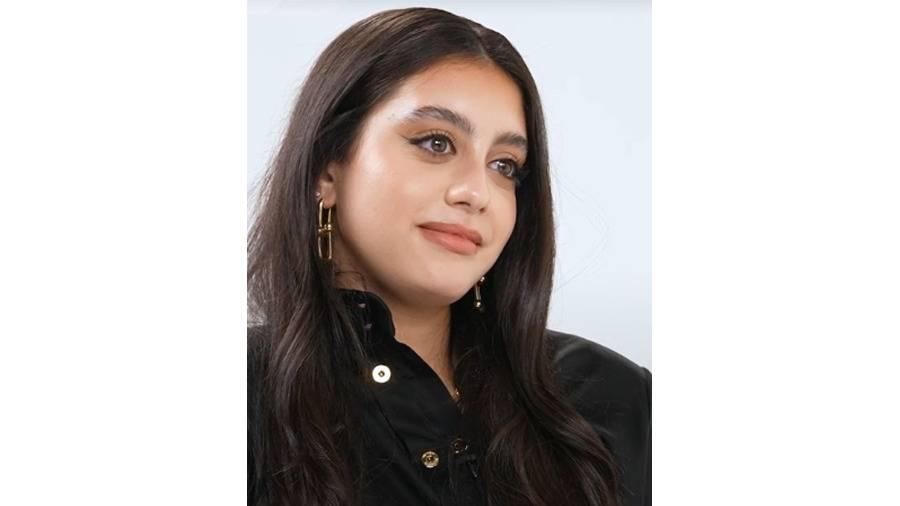 ياسمينا العبد تنهار باكية: نسبة نجاة والدي من الأورام 2%