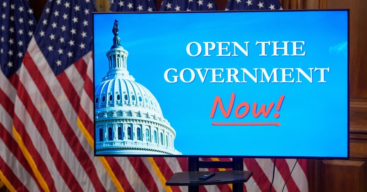 الإغلاق الأميركي يدخل التاريخ والعناد يكلف مليار دولار يومياً