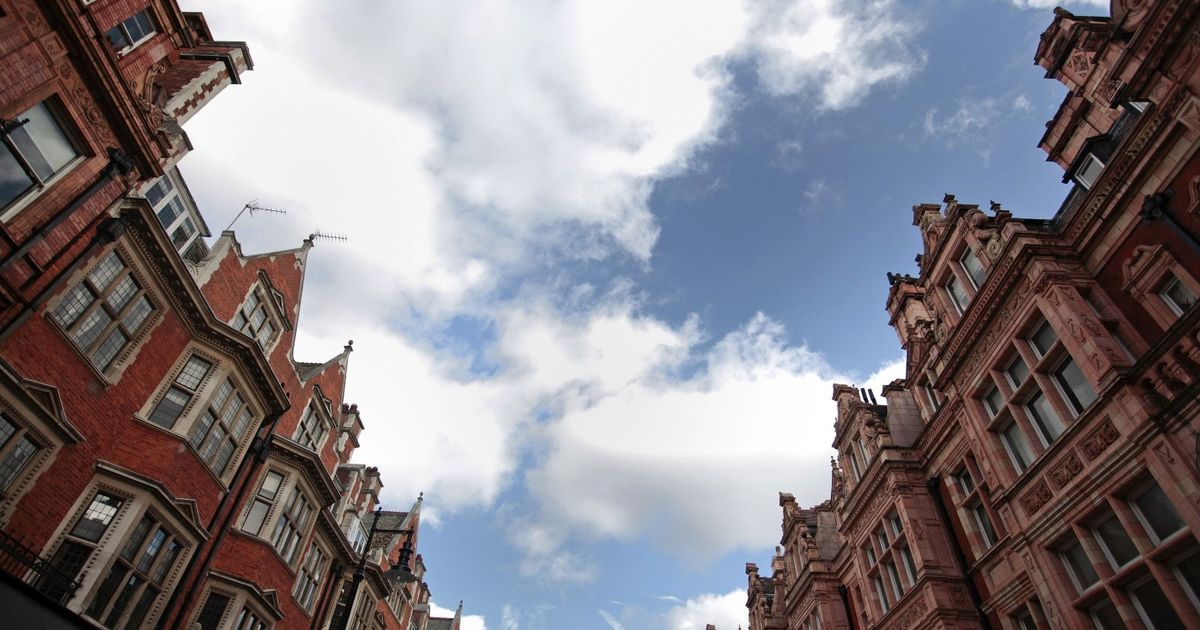 بريطانيا تفرض ضريبة على المنازل التي تتجاوز قيمتها مليوني جنيه