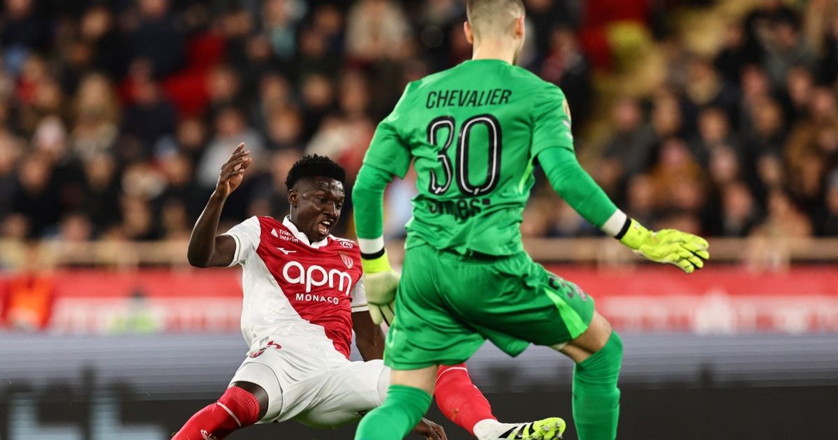 شوفالييه حارس سان جيرمان يروي لحظات الرعب بعد تهور كامارا