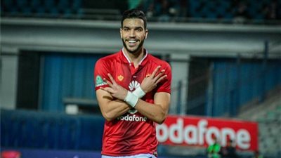 المغربي وليد أزارو لاعب الأهلي الأسبق أكثر مهاجم مرعب واجهته
