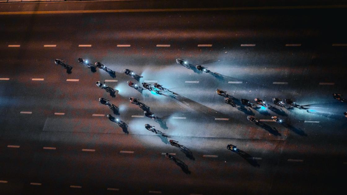 آلاف المشاركين في تحدي دبي للدراجات الهوائية 2025 (فيديو)