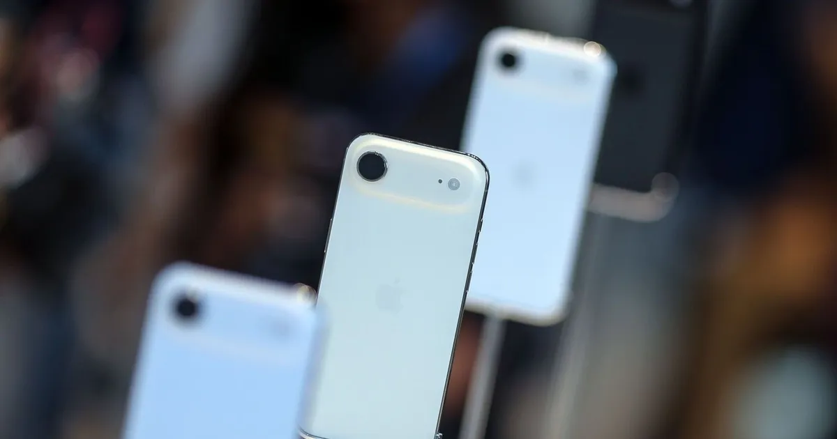 استقالة مصمم iPhone Air من أبل.. ومصادر: انتقل لشركة ناشئة