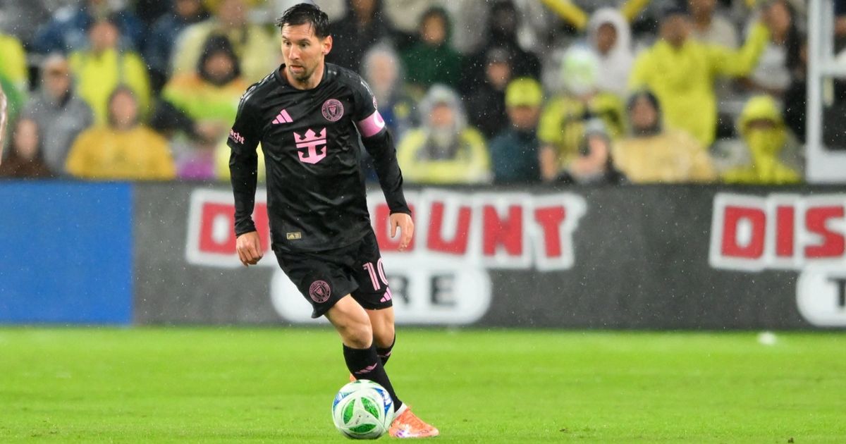 ليونيل ميسي يتصدر التشكيلة المثالية للدوري الأميركي