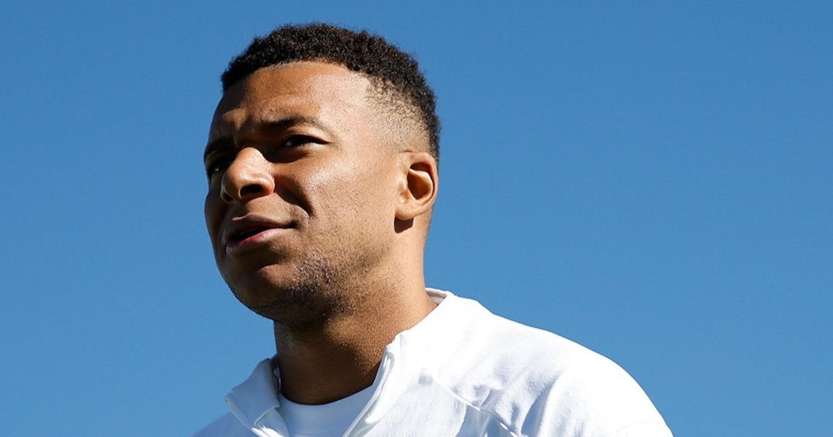 04 نوفمبر 2025 00:03أبرزها قمة "أنفيلد".. مواعيد مباريات اليوم الثلاثاء 4 نوفمبر 2025يستضيف ملعب "أنفيلد" قمة الجولة الرابعة من دوري أبطال أوروبا، بين ليفربول وريال مدريد، في صراع تقليدي يتكرّر للمرة 13 تاريخياً. المزيد