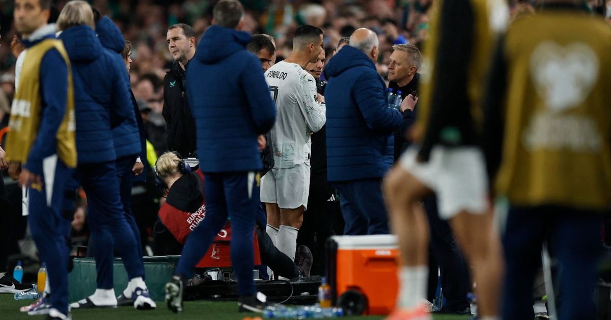 هل يشارك رونالدو في احتفالات البرتغال بالتأهل للمونديال؟