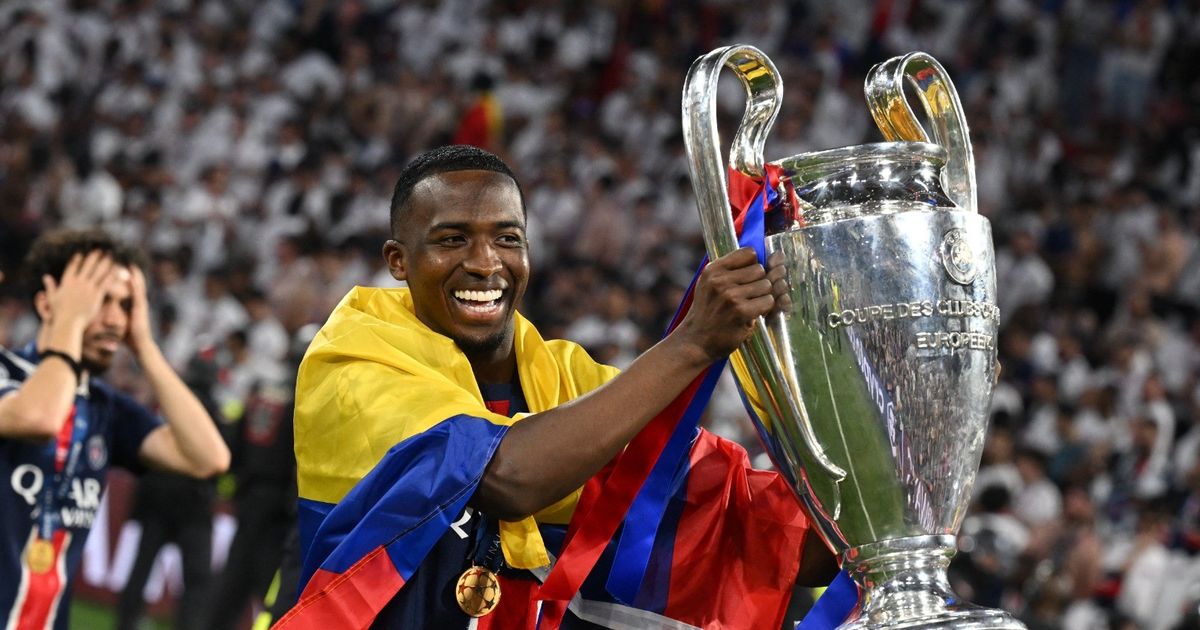 بعد عام من وصوله.. باتشو يمدد إقامته في باريس حتى 2030