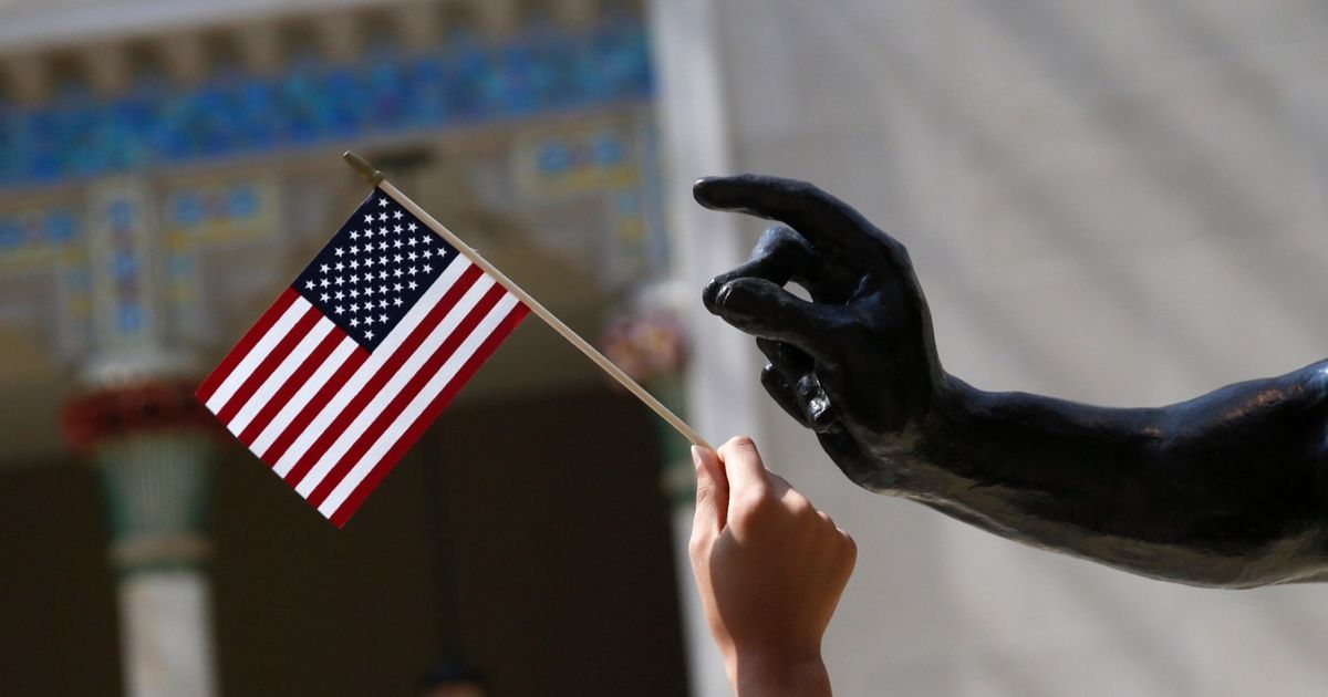 كيف يهدد وقف الهجرة من الدول النامية الاقتصاد الأميركي؟