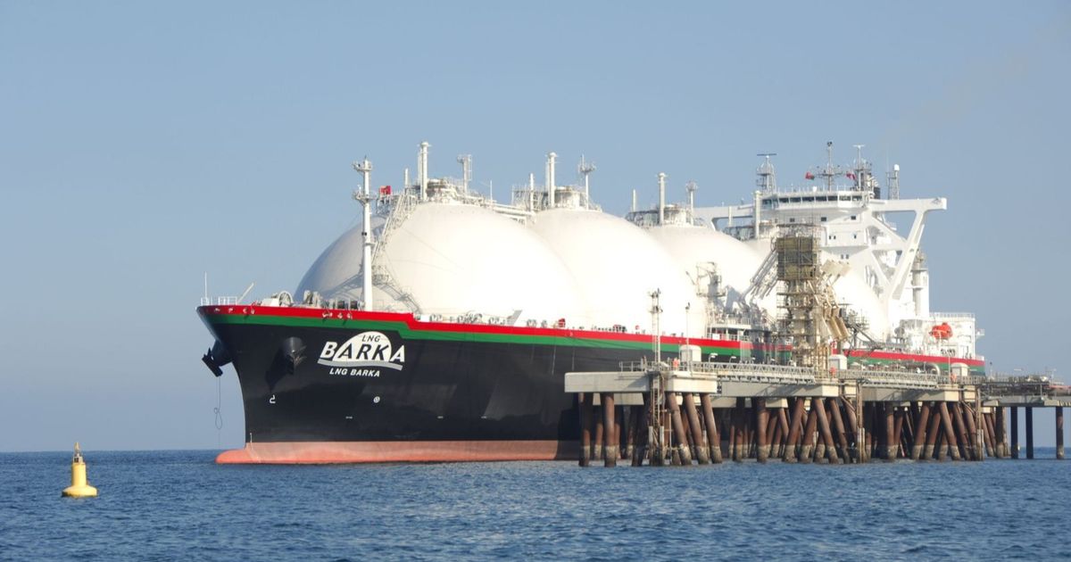 عُمان وإسبانيا توقعان مذكرة تفاهم لتوريد مليون طن غاز سنوياً