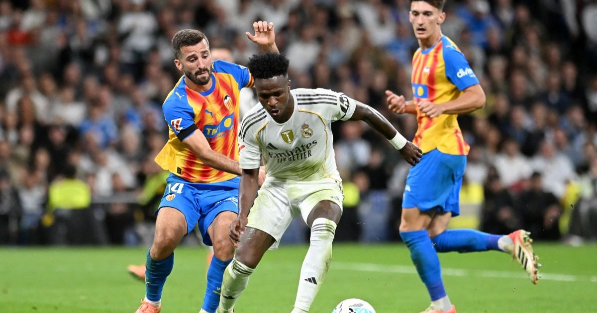 الانتقادات تطول مبابي وألونسو بعد إهدار فينيسيوس ركلة جزاء